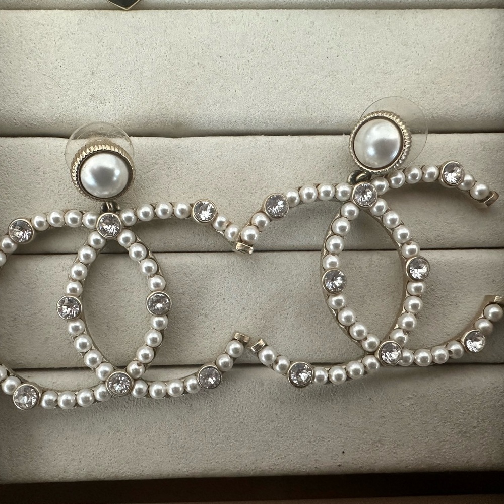 CHANEL White Pearl and Silver Crystal Earrings